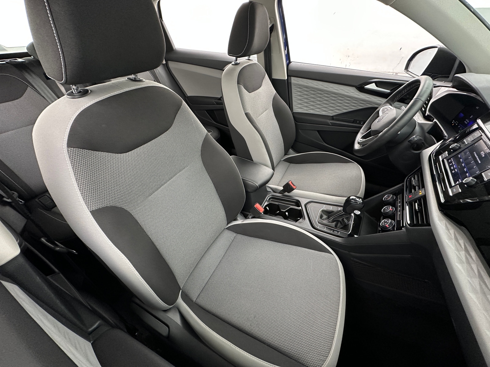 Thumbnail: 2023 Volkswagen Taos - 2