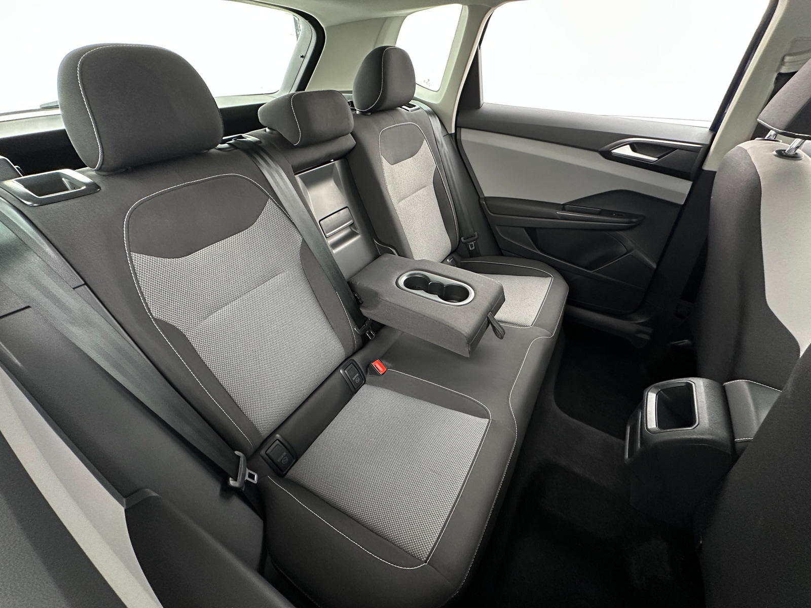 Thumbnail: 2023 Volkswagen Taos - 6