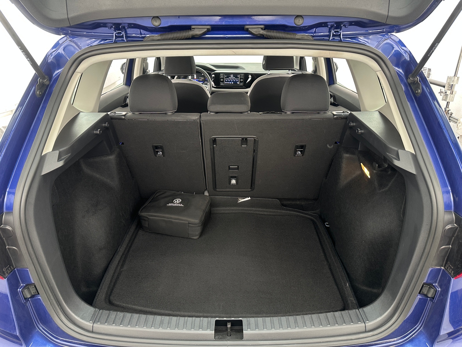 Thumbnail: 2023 Volkswagen Taos - 7