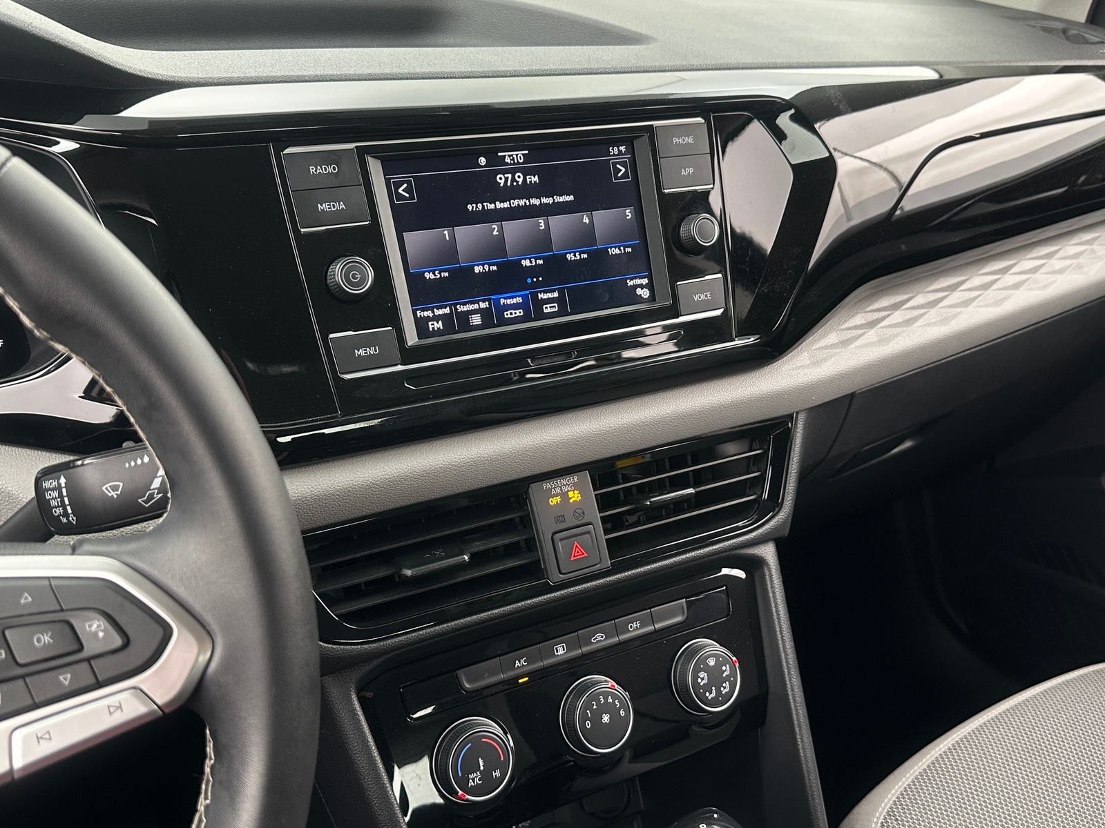 Thumbnail: 2023 Volkswagen Taos - 4