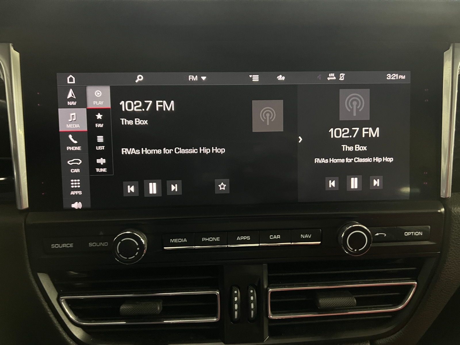 Thumbnail: 2020 Porsche Macan - 3