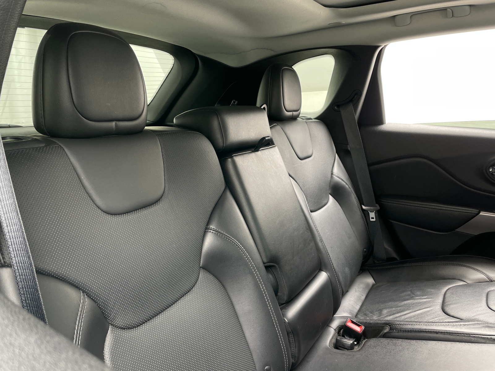 Thumbnail: 2019 Jeep Cherokee - 5