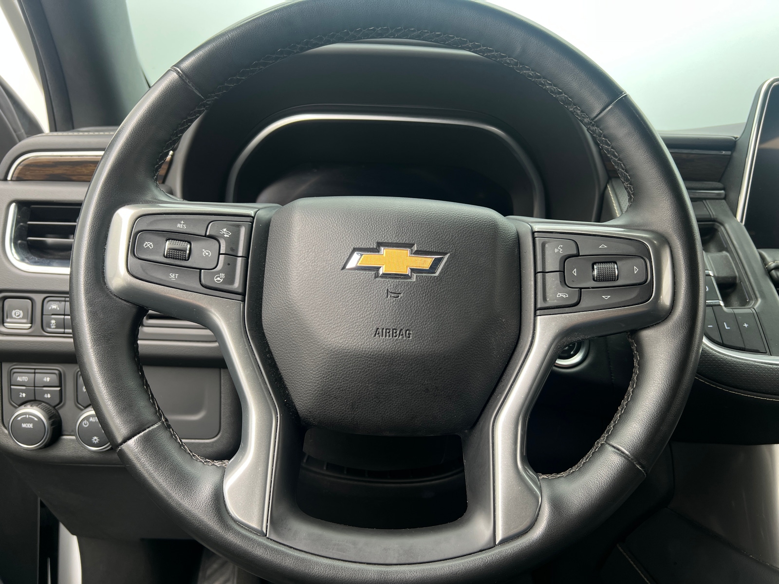 Thumbnail: 2023 Chevrolet Suburban - 4