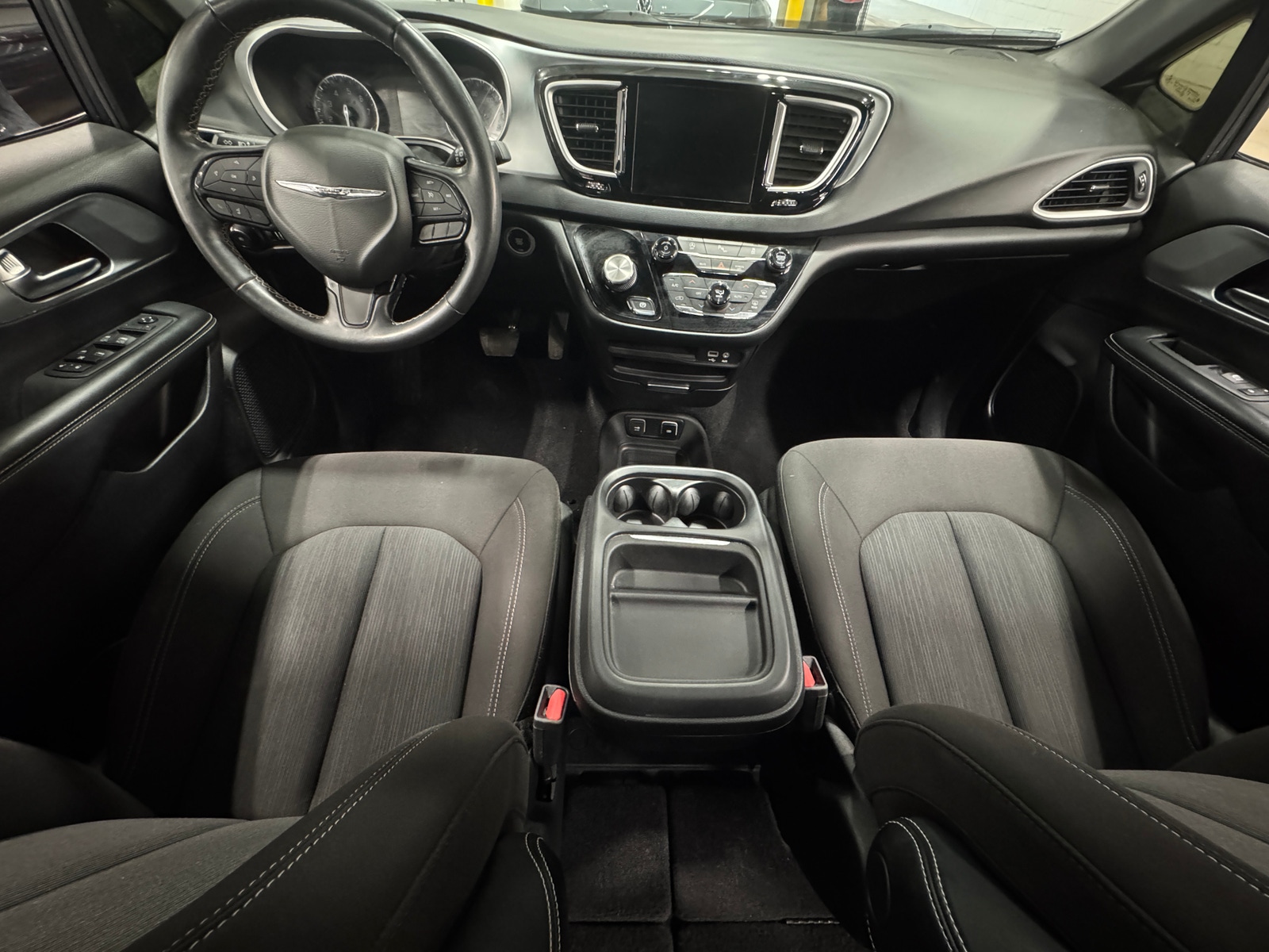 Thumbnail: 2020 Chrysler Pacifica - 3