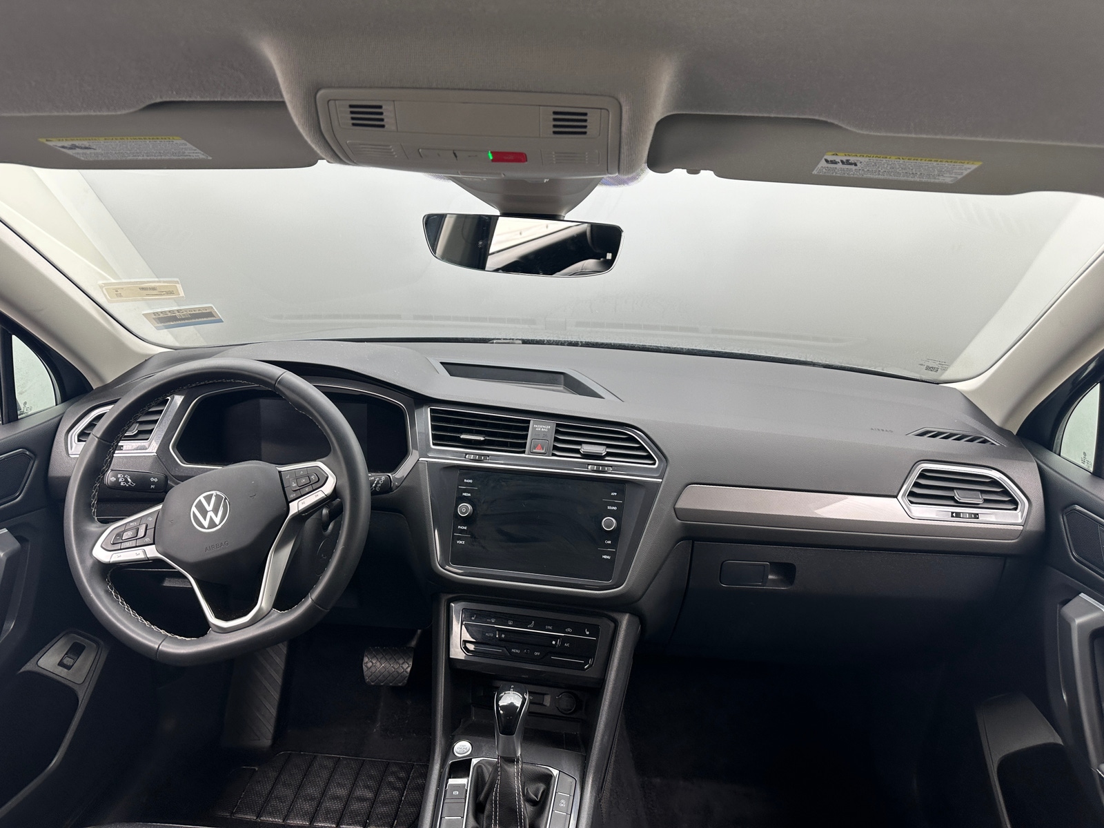 Thumbnail: 2022 Volkswagen Tiguan - 2