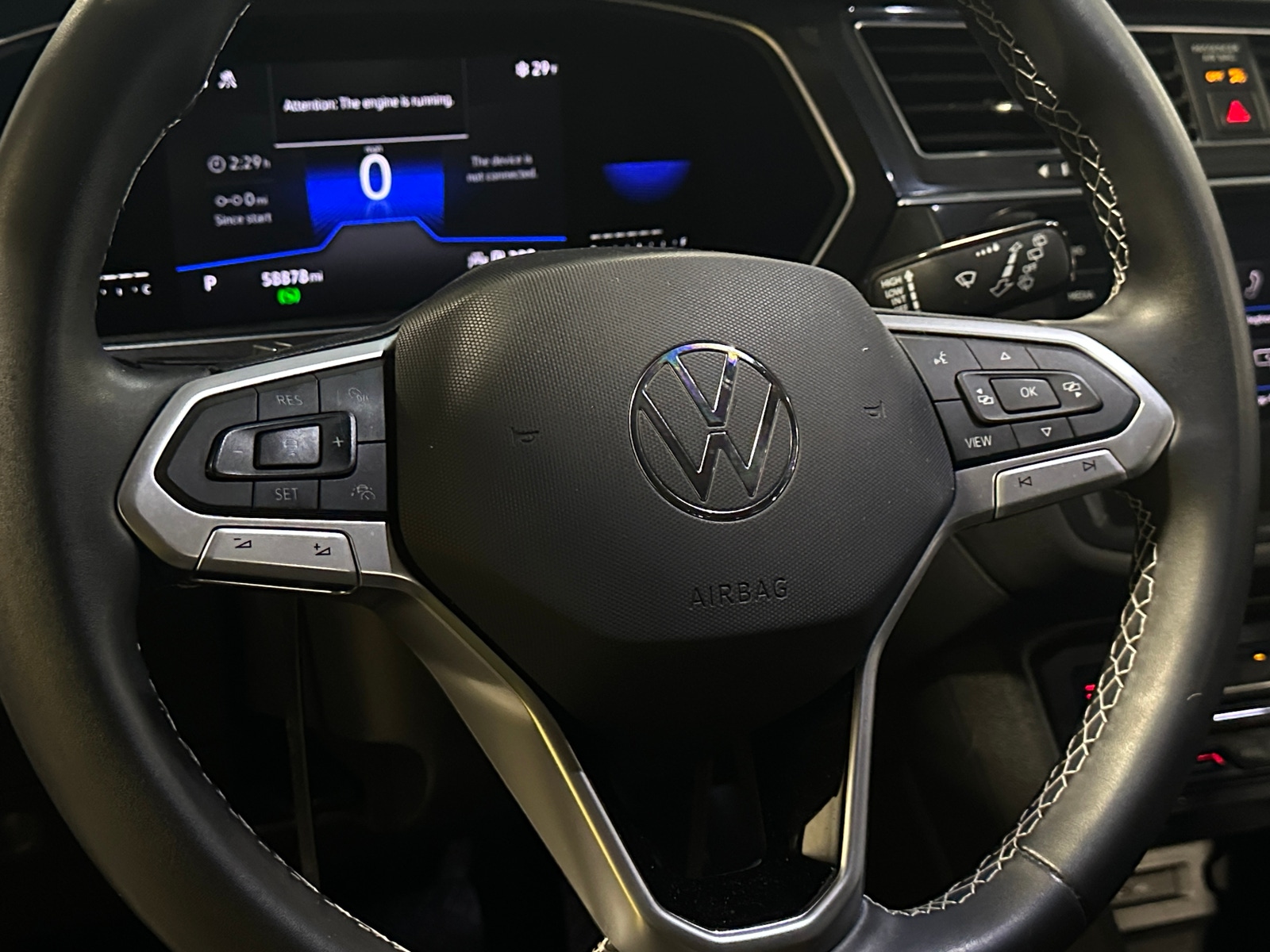 Thumbnail: 2022 Volkswagen Tiguan - 4