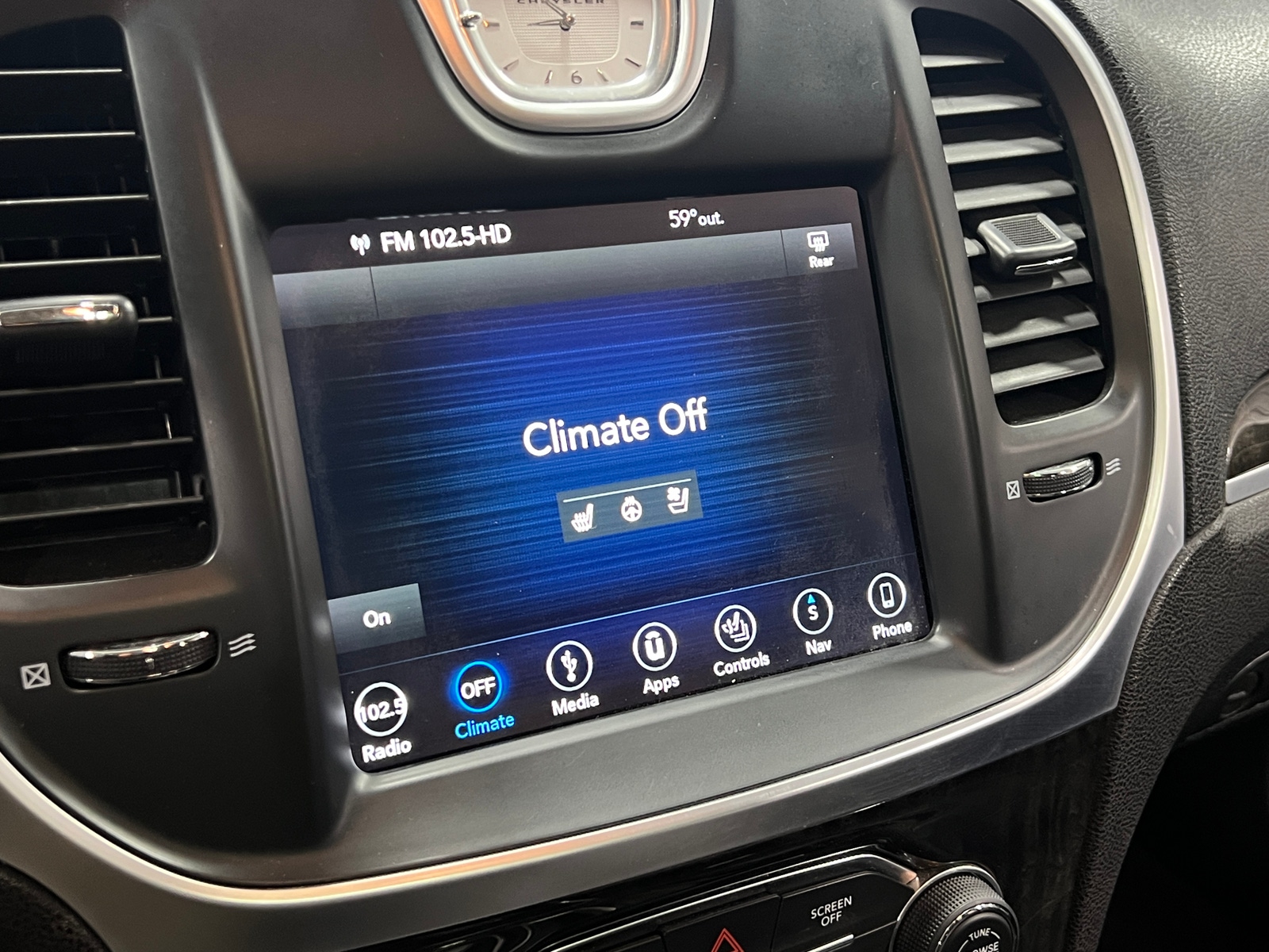 Thumbnail: 2019 Chrysler 300 - 3