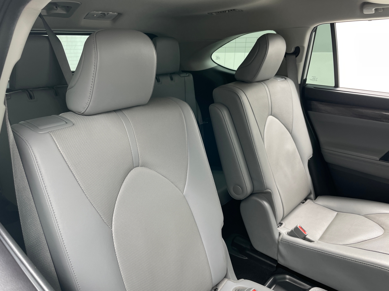 Thumbnail: 2020 Toyota Highlander - 6