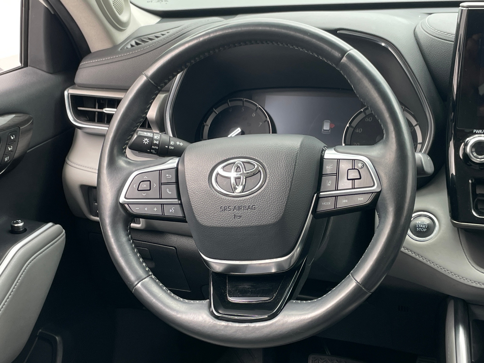 Thumbnail: 2020 Toyota Highlander - 5