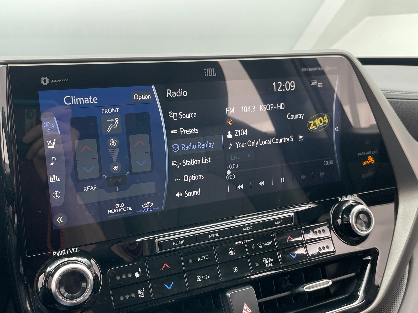 Thumbnail: 2020 Toyota Highlander - 4