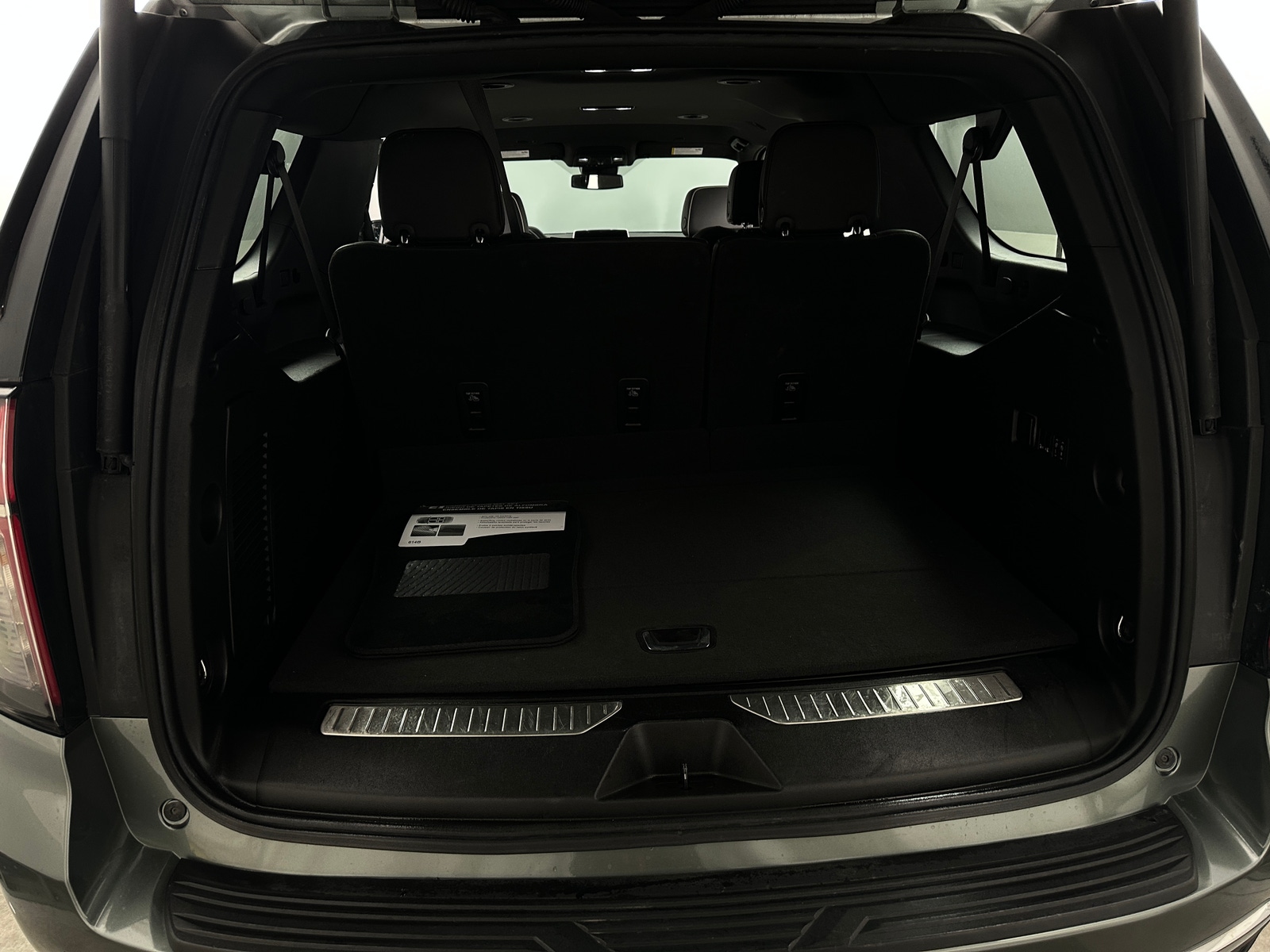 Thumbnail: 2023 Chevrolet Suburban - 6