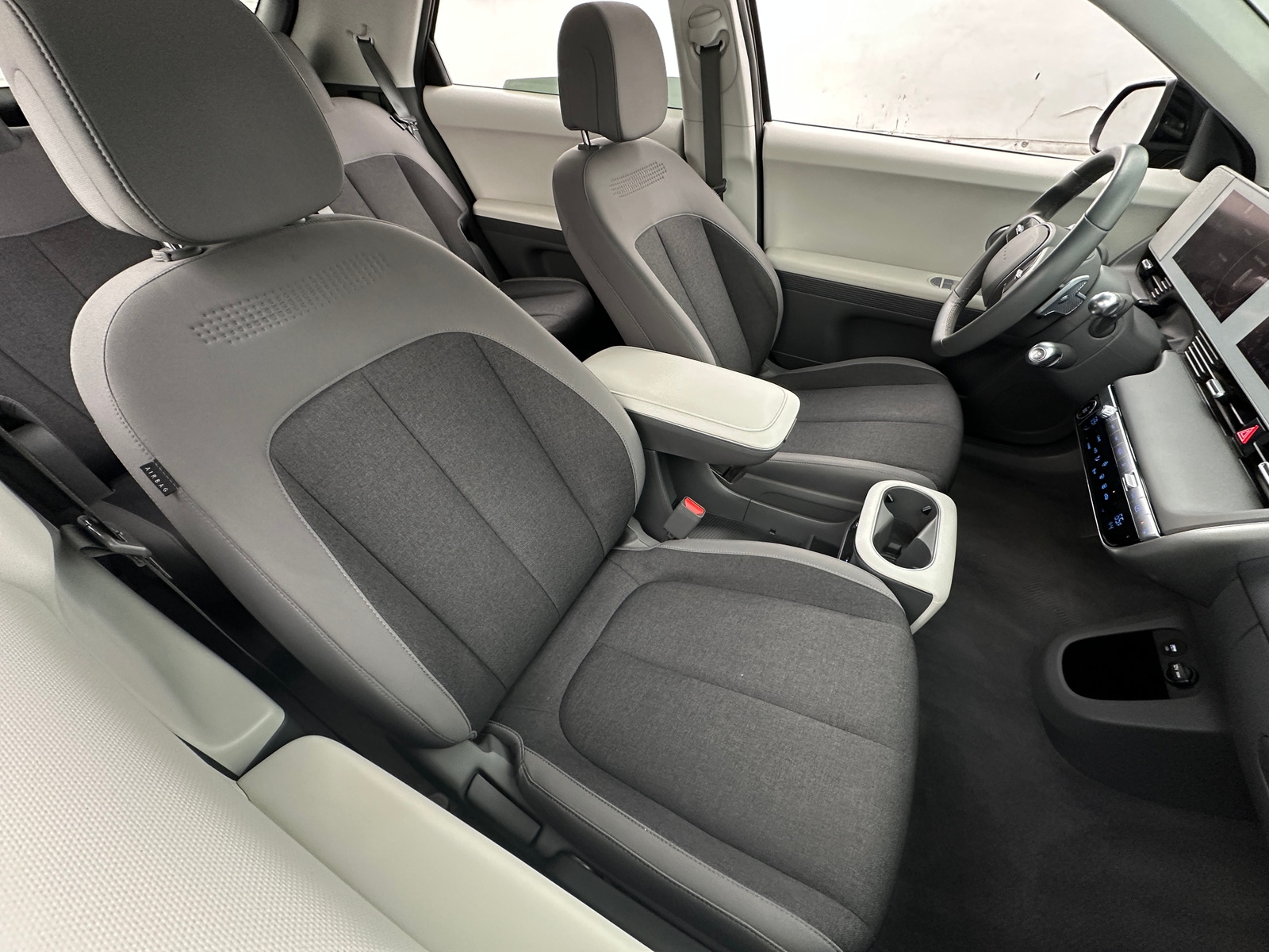 Thumbnail: 2023 Hyundai Ioniq 5 - 2