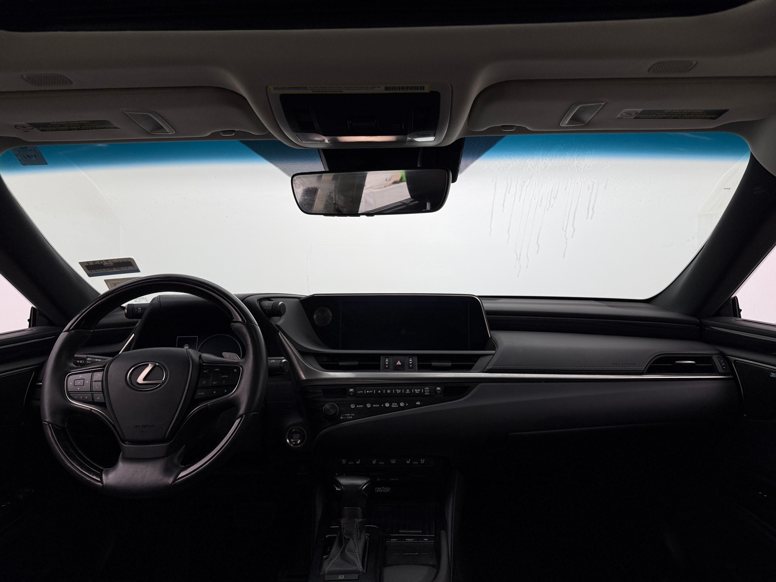 Thumbnail: 2020 Lexus ES - 2