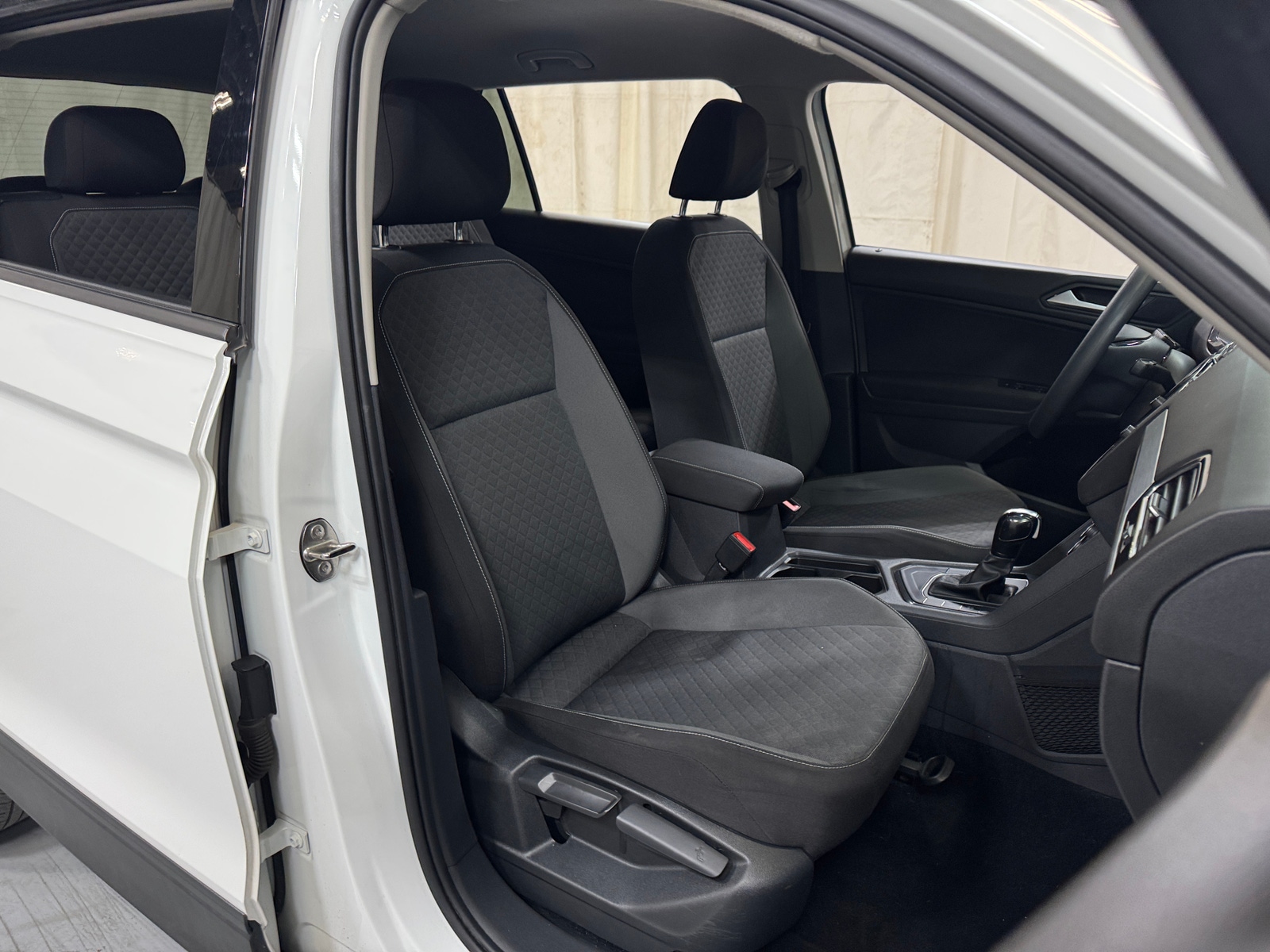 Thumbnail: 2021 Volkswagen Tiguan - 2