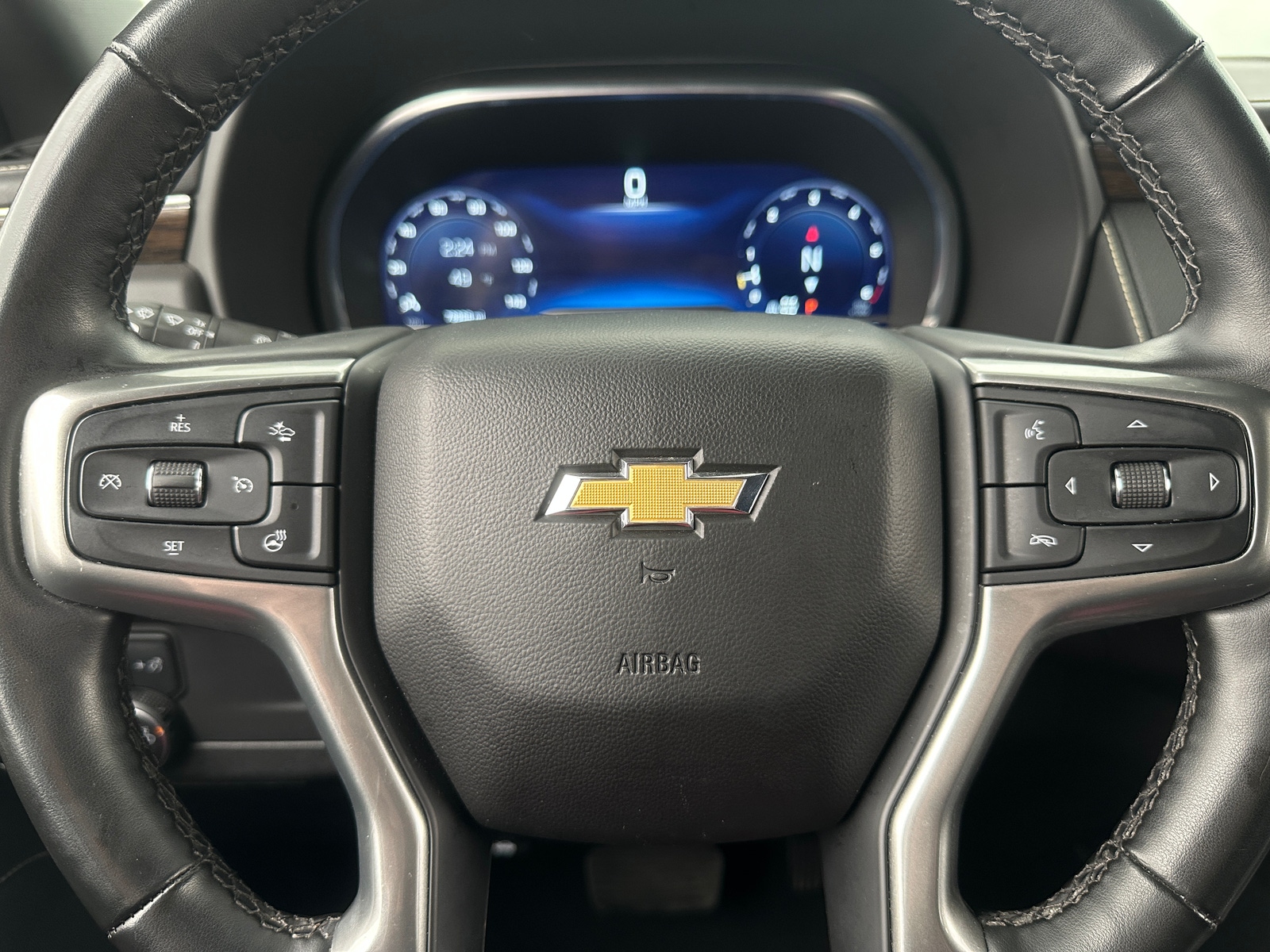 Thumbnail: 2023 Chevrolet Suburban - 4