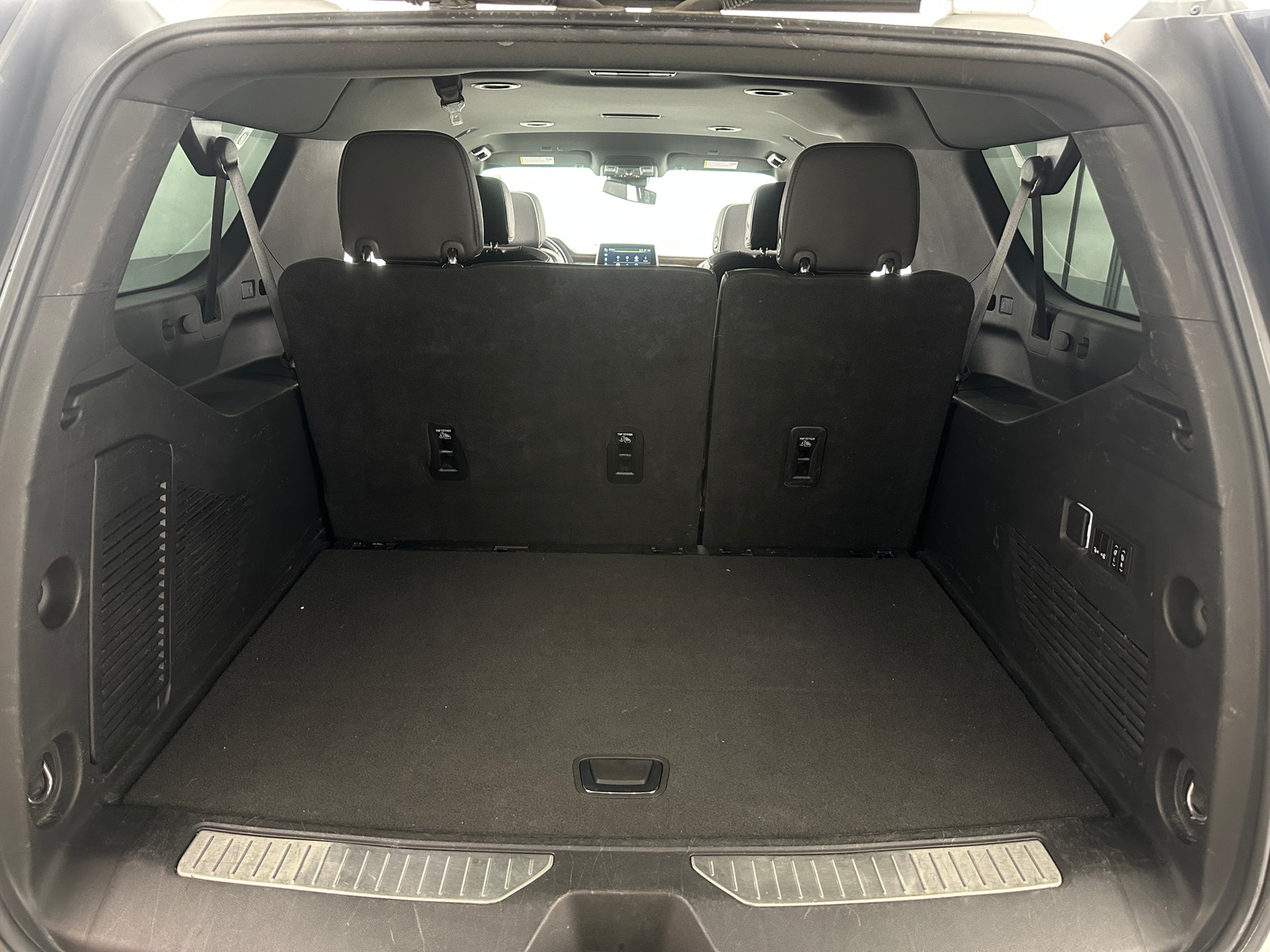 Thumbnail: 2023 Chevrolet Suburban - 6