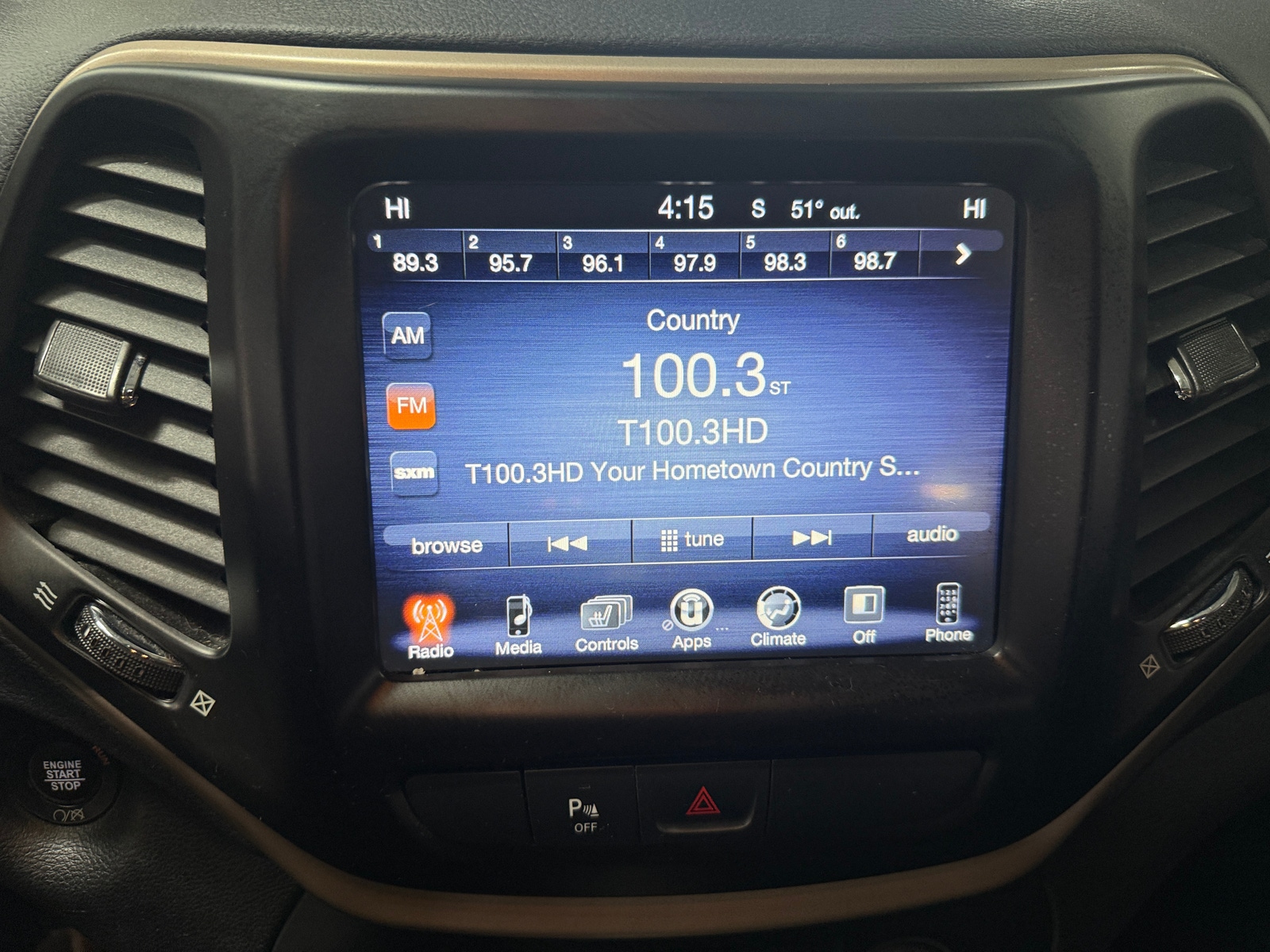 Thumbnail: 2018 Jeep Cherokee - 3