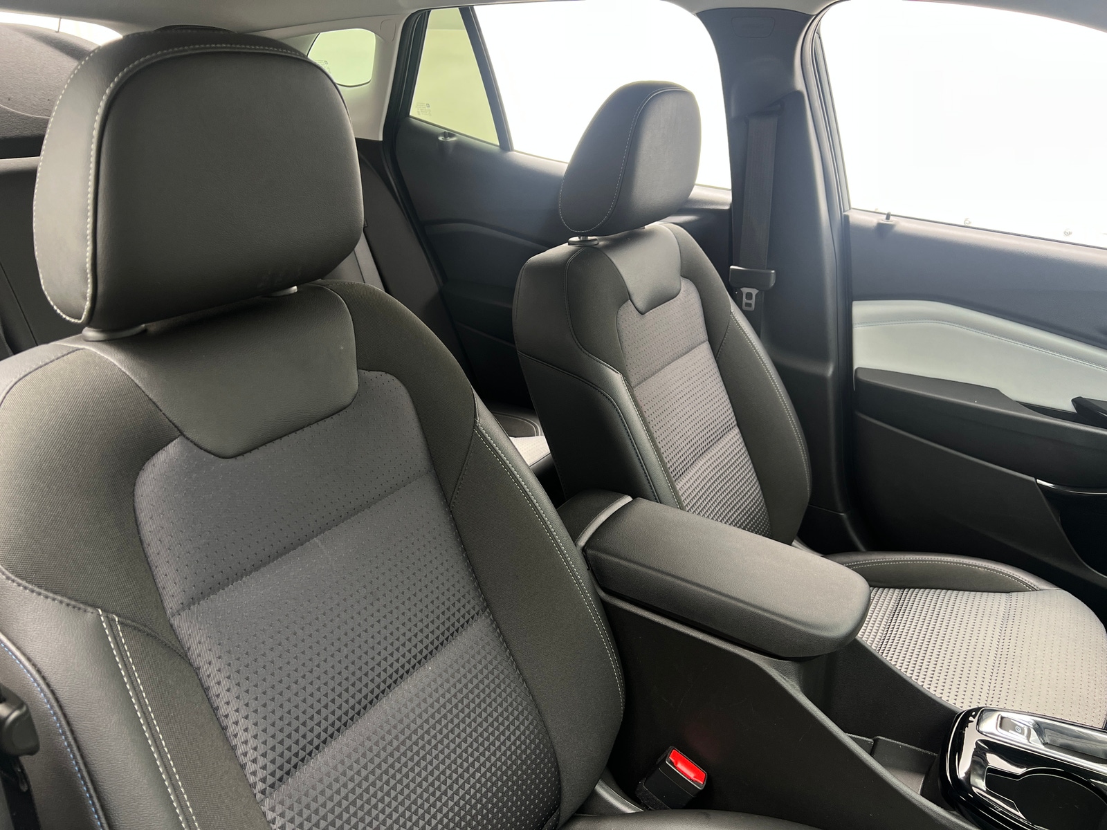 Thumbnail: 2025 Chevrolet Trax - 2