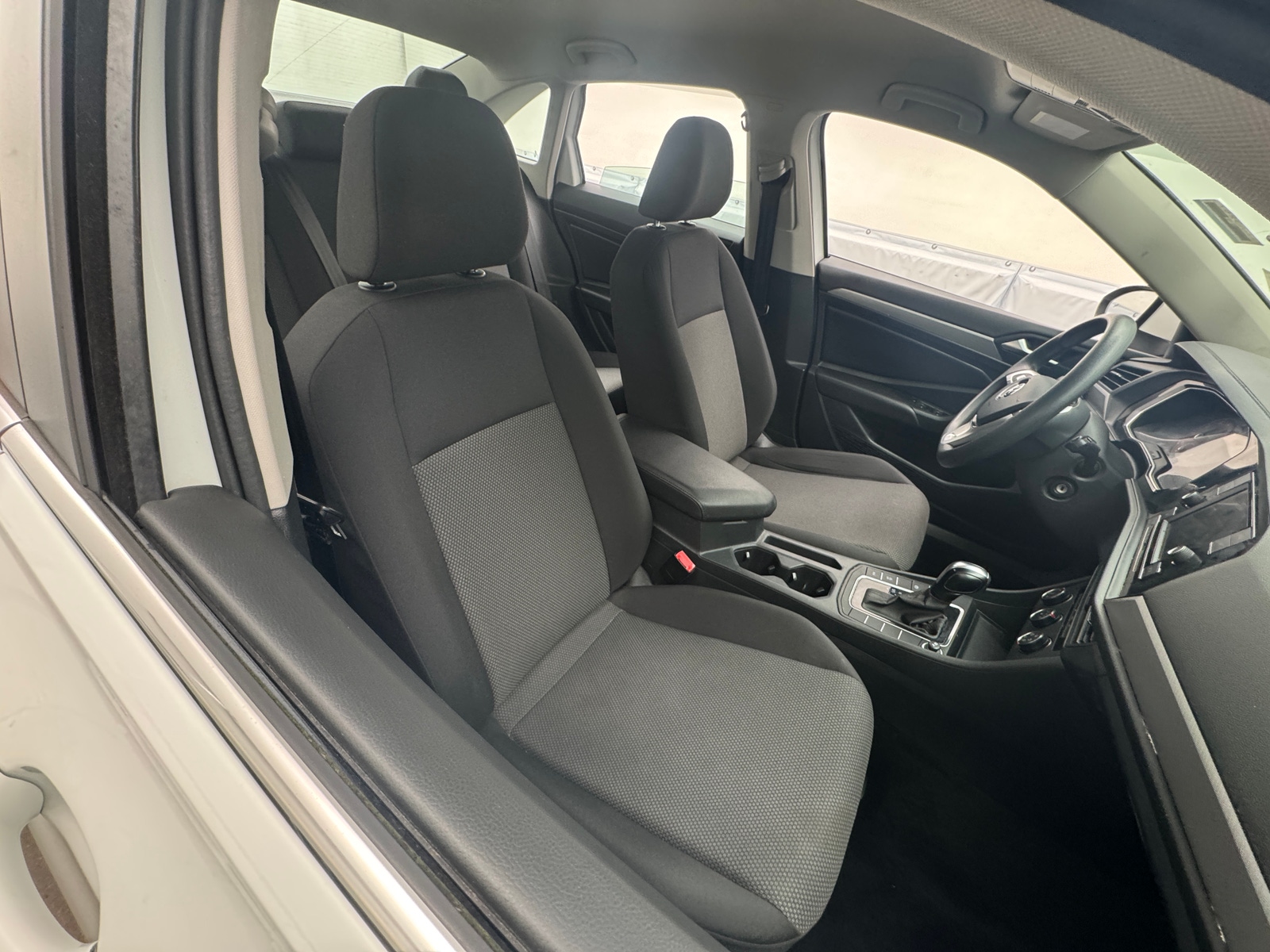 Thumbnail: 2019 Volkswagen Jetta - 2