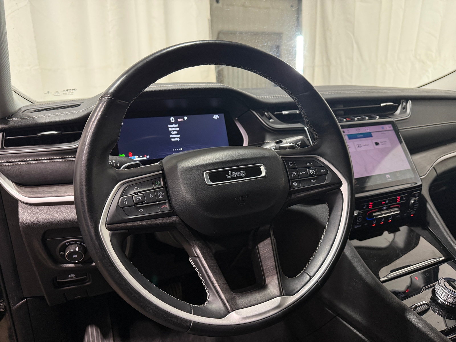 Thumbnail: 2021 Jeep Grand Cherokee L - 4