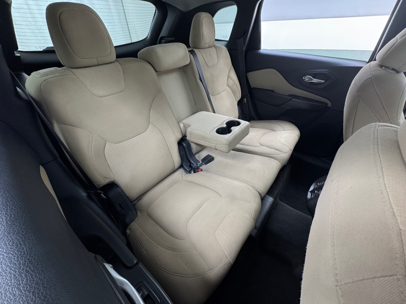 Thumbnail: 2015 Jeep Cherokee - 6