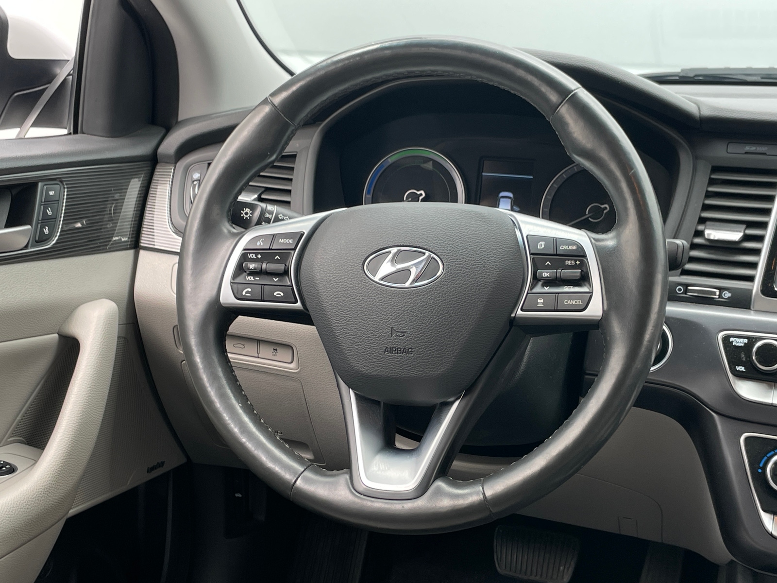Thumbnail: 2019 Hyundai Sonata - 4