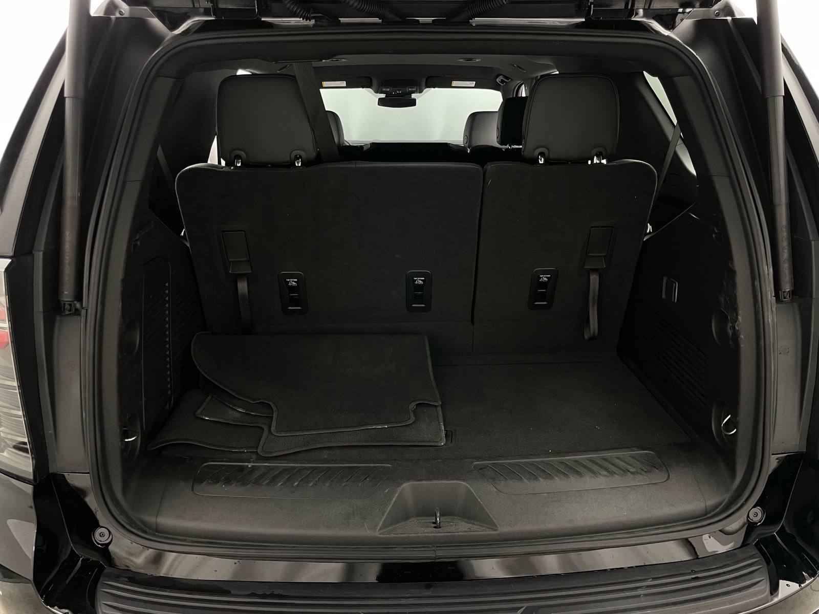 Thumbnail: 2025 Chevrolet Tahoe - 6