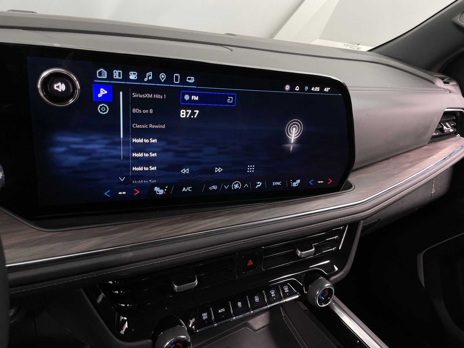 Thumbnail: 2025 Chevrolet Tahoe - 3