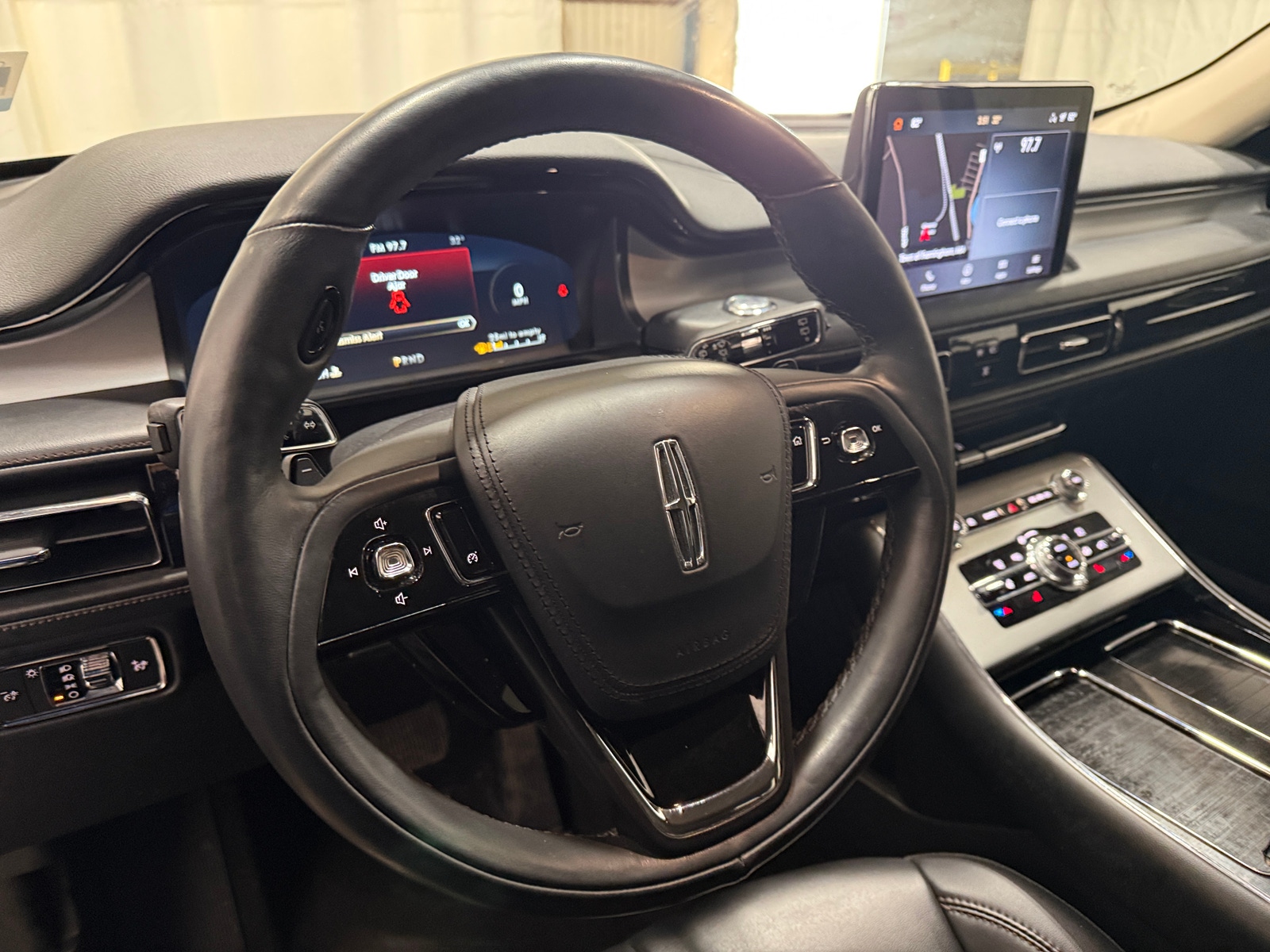 Thumbnail: 2021 Lincoln Aviator - 4