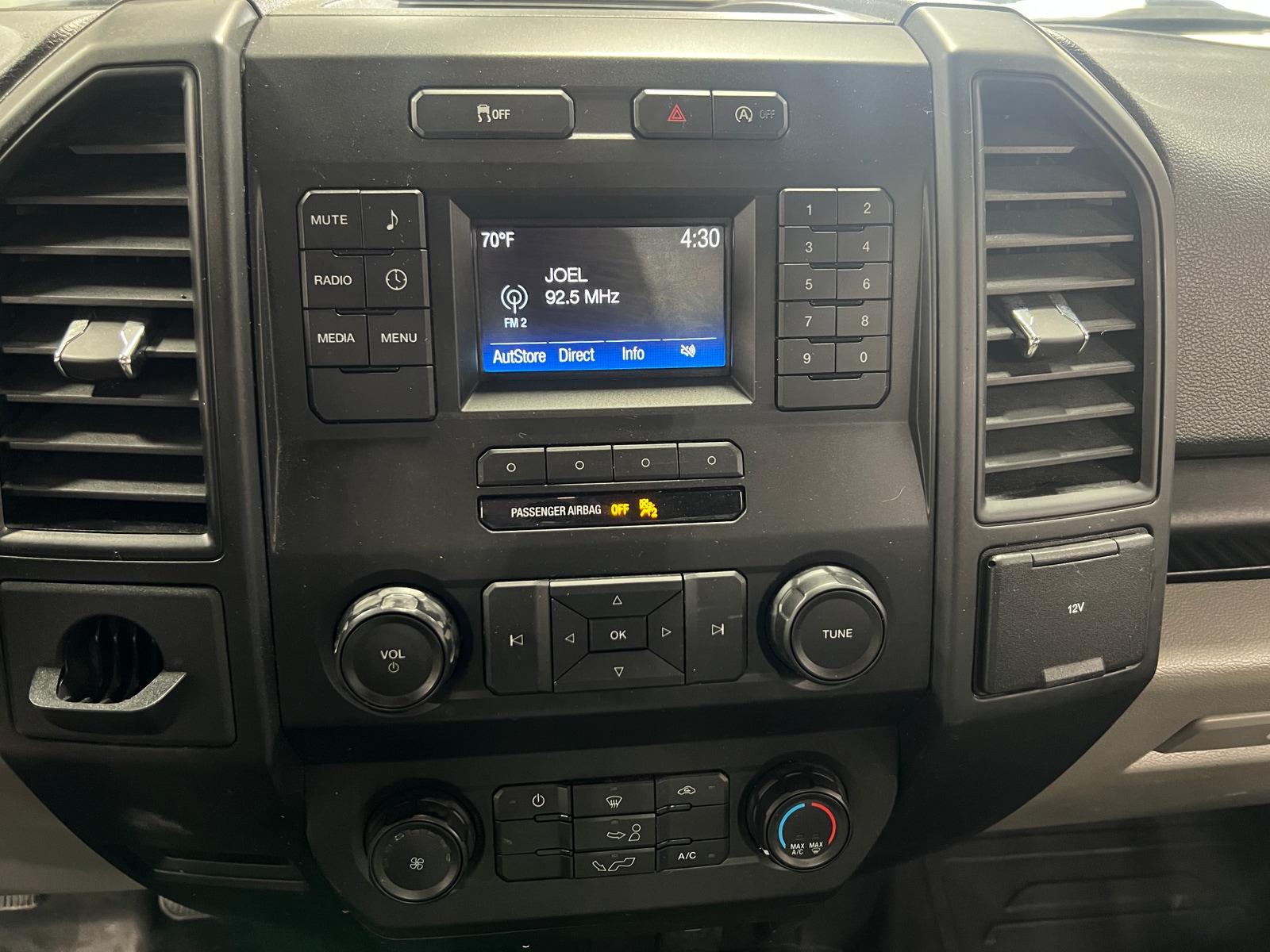 Thumbnail: 2018 Ford Econoline - 4