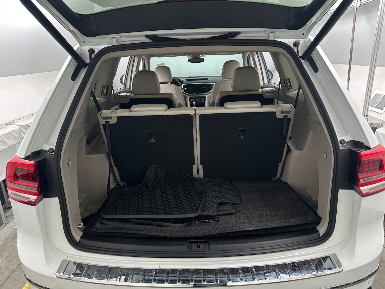 Thumbnail: 2019 Volkswagen Atlas - 6