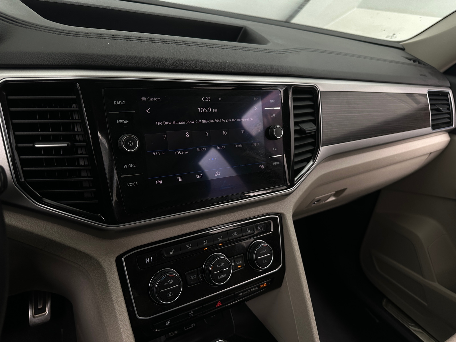 Thumbnail: 2019 Volkswagen Atlas - 3