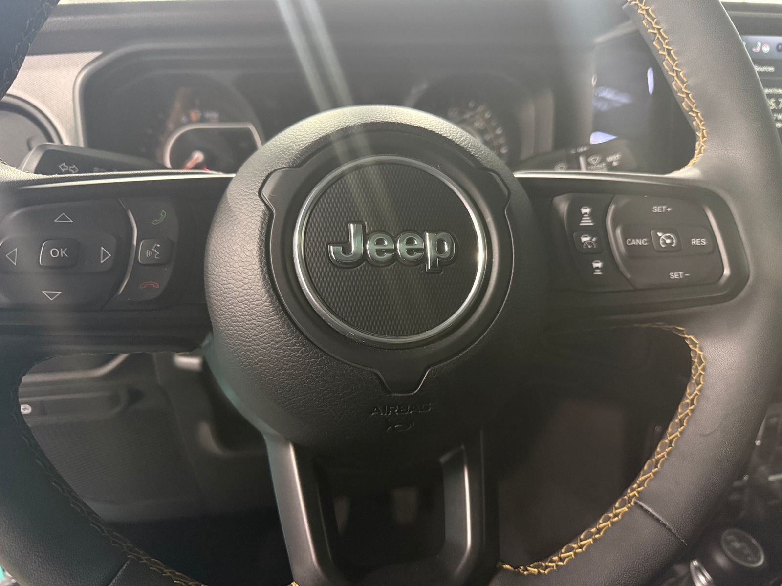 Thumbnail: 2024 Jeep Gladiator - 5