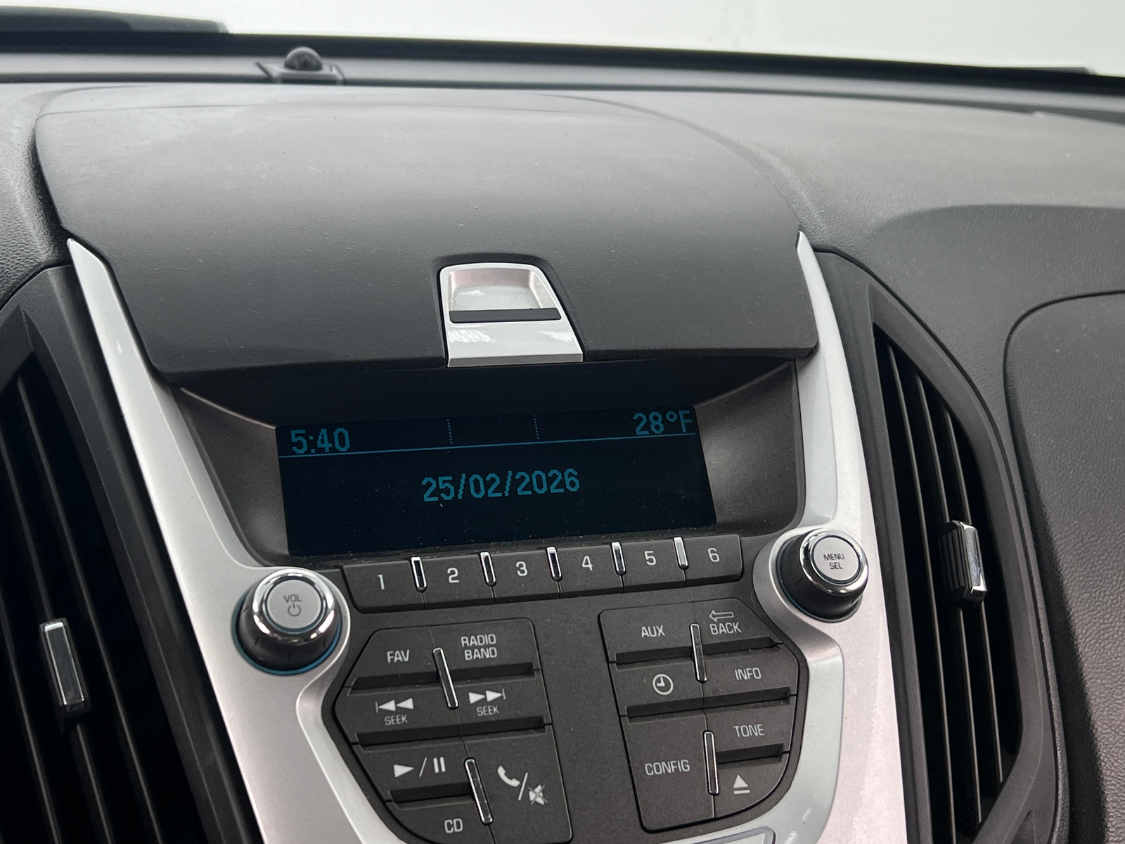 Thumbnail: 2015 Chevrolet Equinox - 4