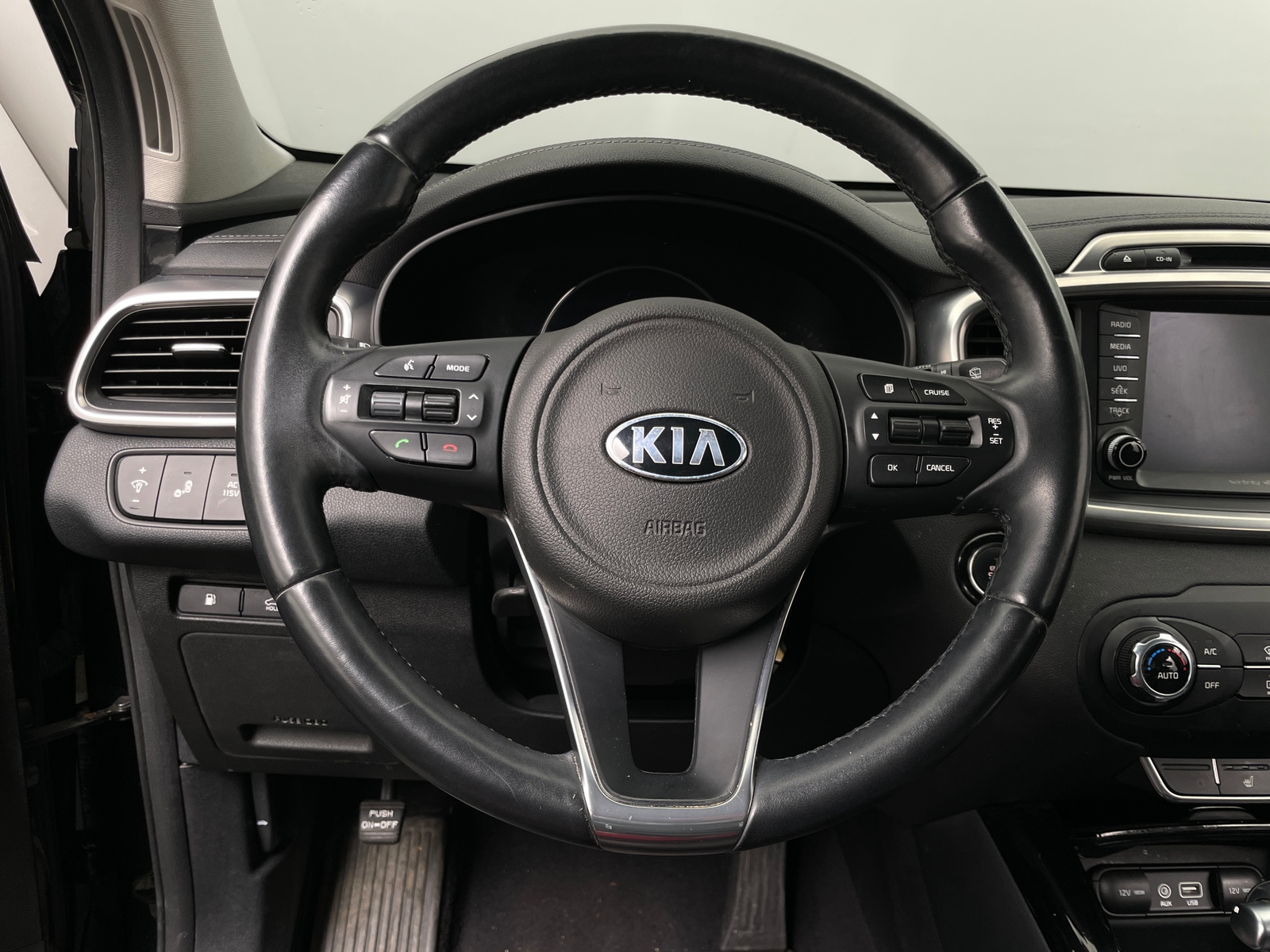 Thumbnail: 2018 Kia Sorento - 4