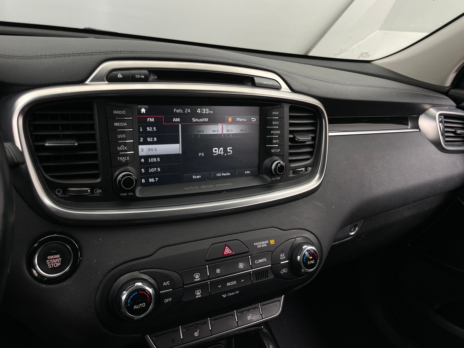 Thumbnail: 2018 Kia Sorento - 3