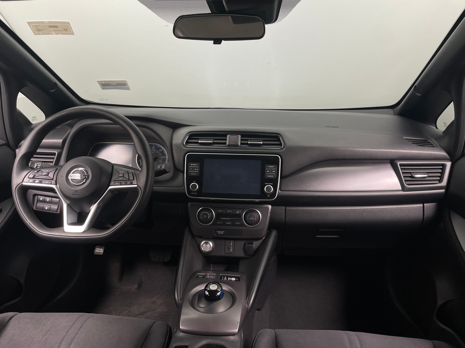 Thumbnail: 2020 Nissan Leaf - 3