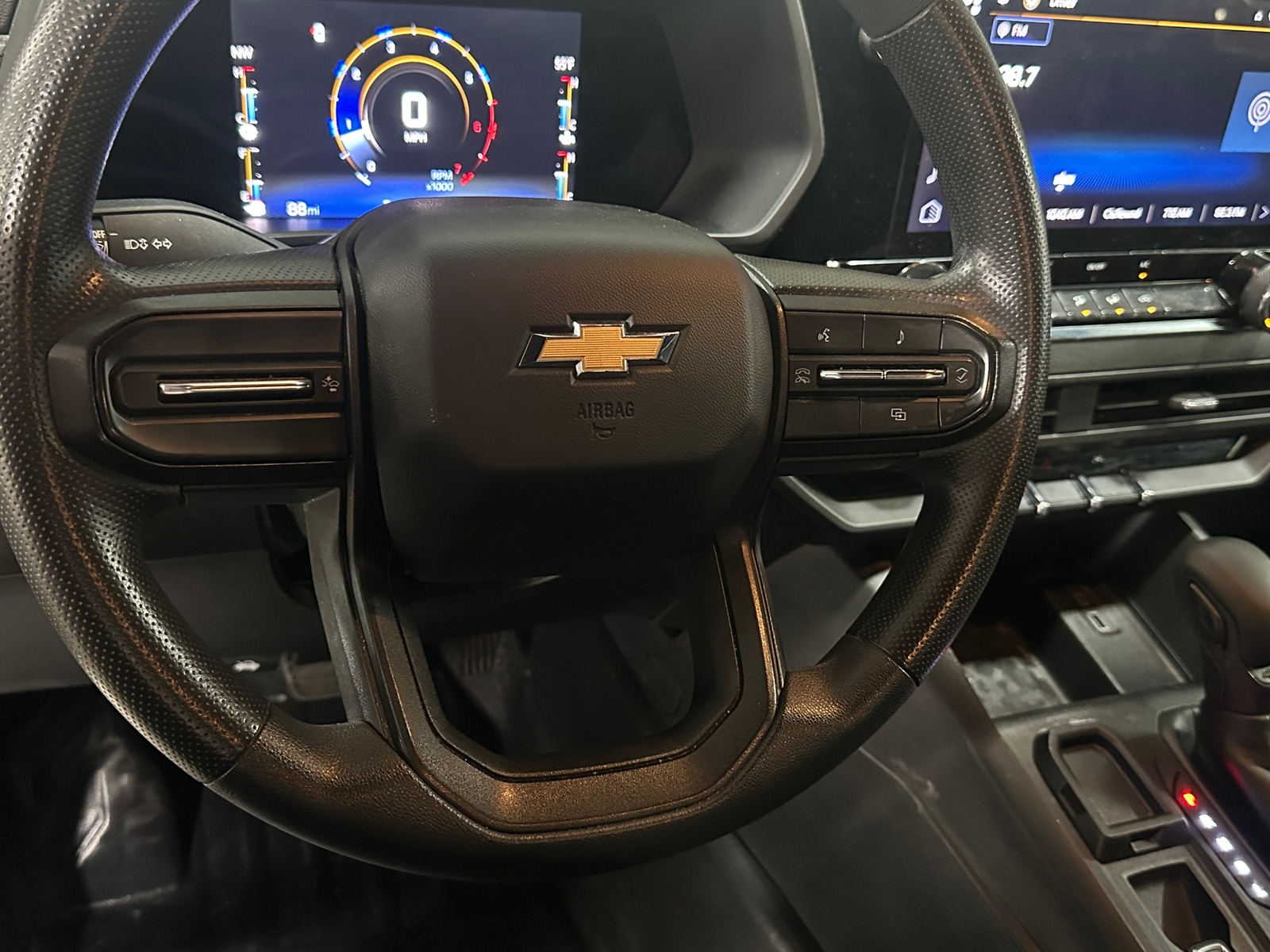 Thumbnail: 2023 Chevrolet Colorado - 5