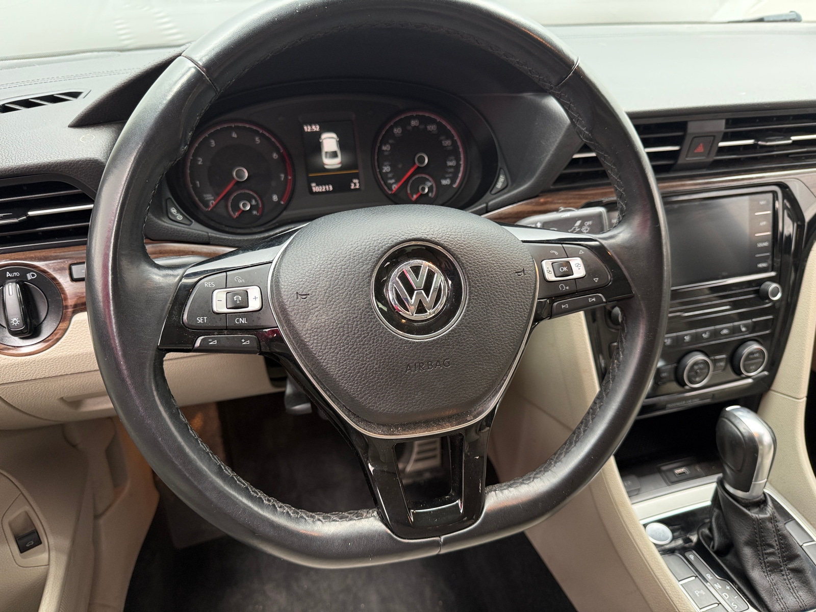 Thumbnail: 2020 Volkswagen Passat - 4