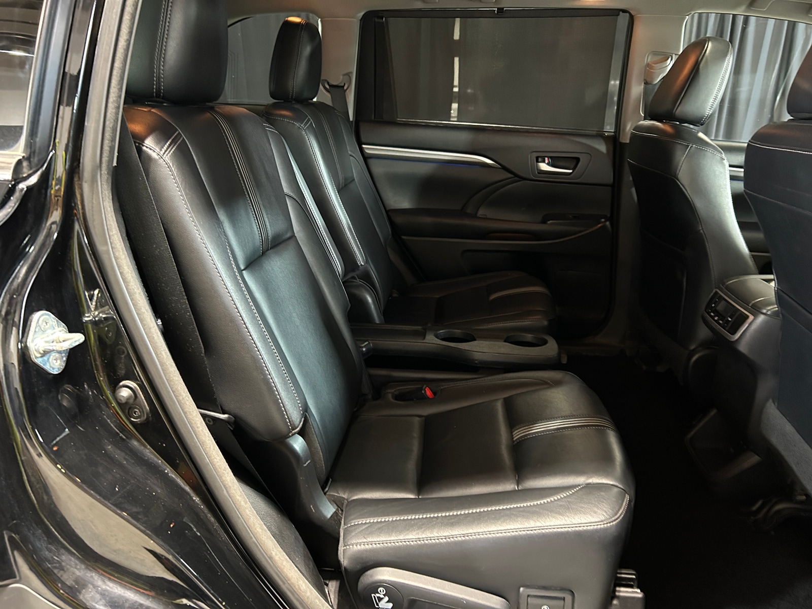 Thumbnail: 2017 Toyota Highlander - 5