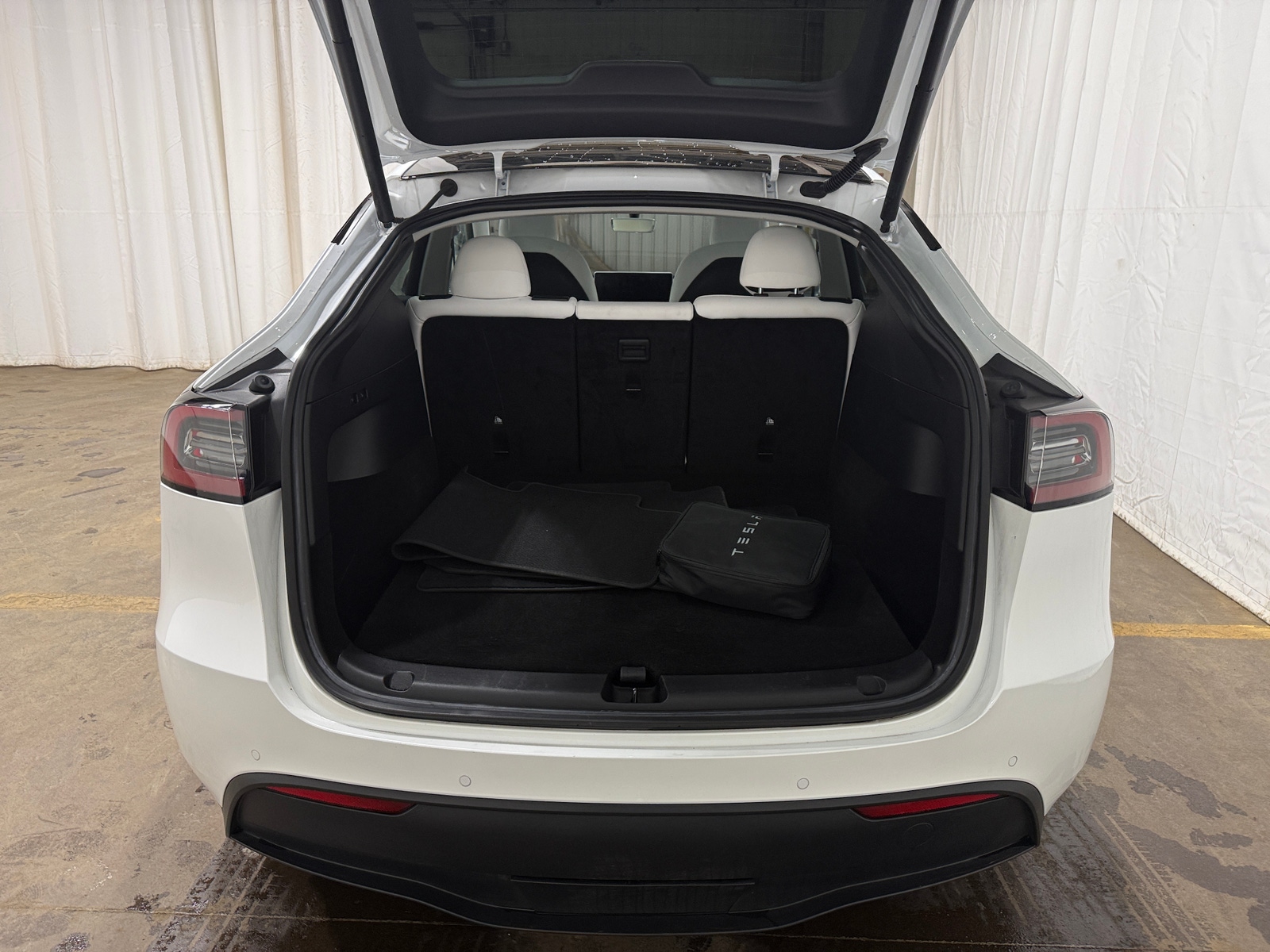 Thumbnail: 2022 Tesla Model Y - 6