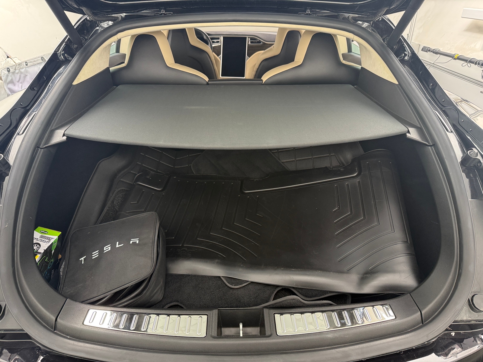 Thumbnail: 2015 Tesla Model S - 6