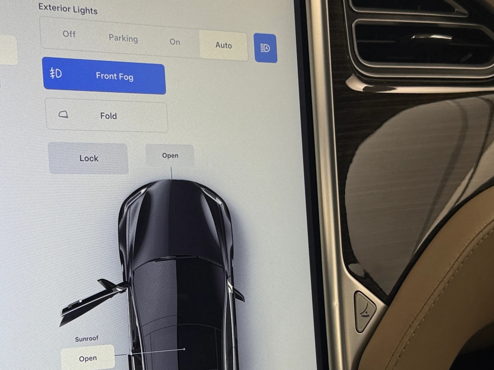 Thumbnail: 2015 Tesla Model S - 3