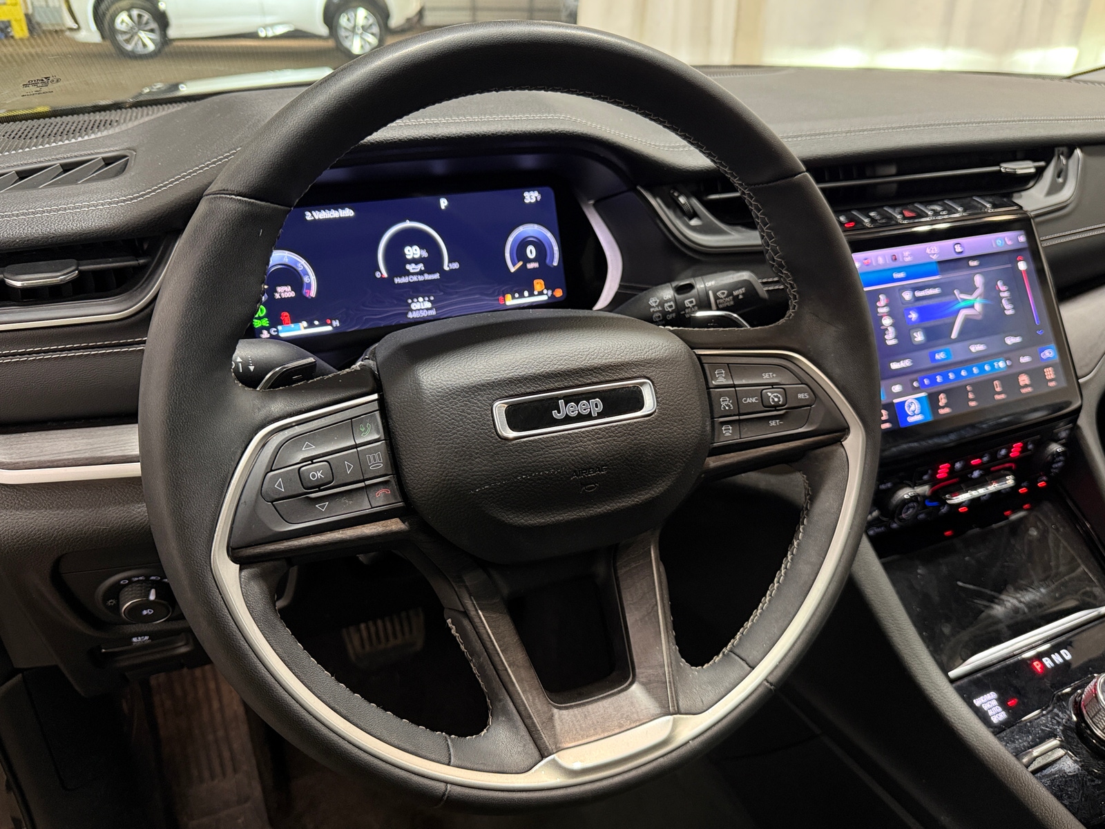 Thumbnail: 2023 Jeep Grand Cherokee L - 4