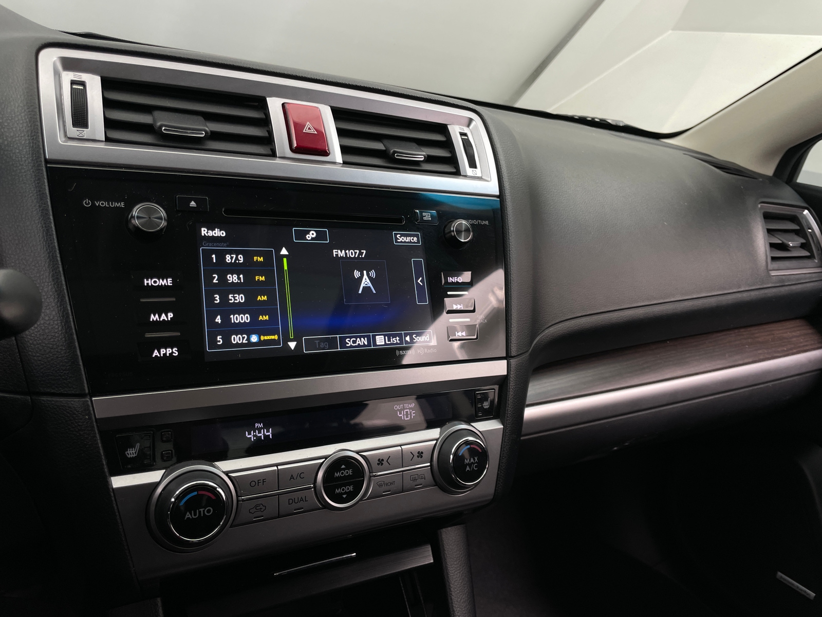 Thumbnail: 2016 Subaru Legacy - 3