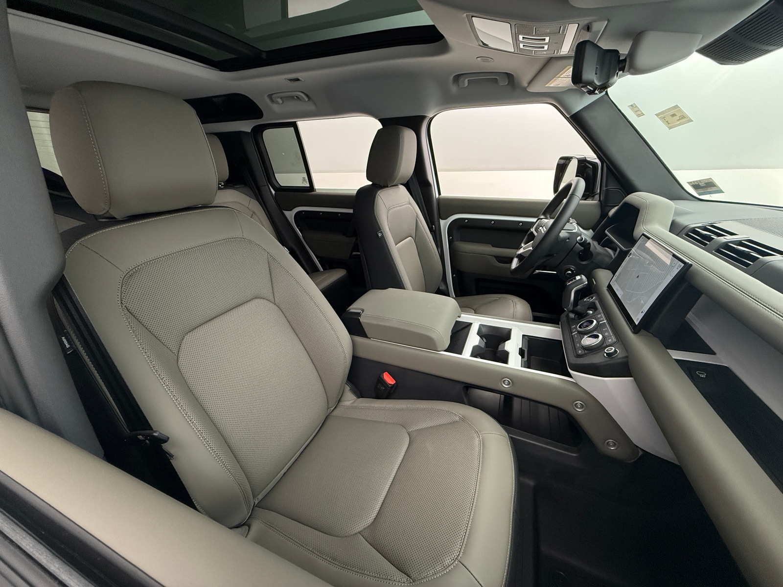 Thumbnail: 2025 Land Rover Defender - 2