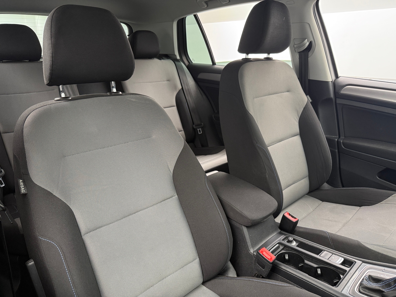 Thumbnail: 2016 Volkswagen e-Golf - 2