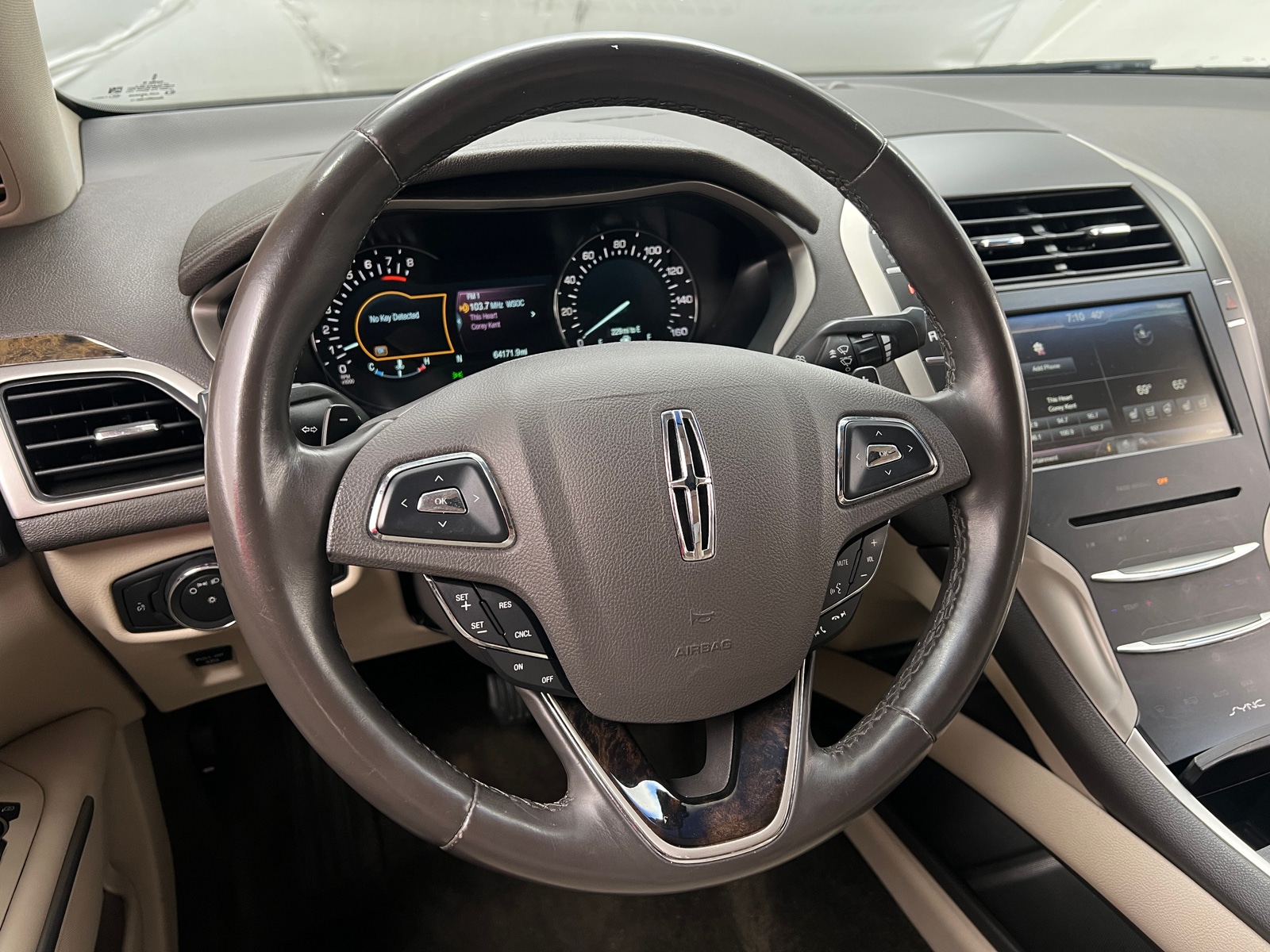 Thumbnail: 2016 Lincoln MKZ - 4