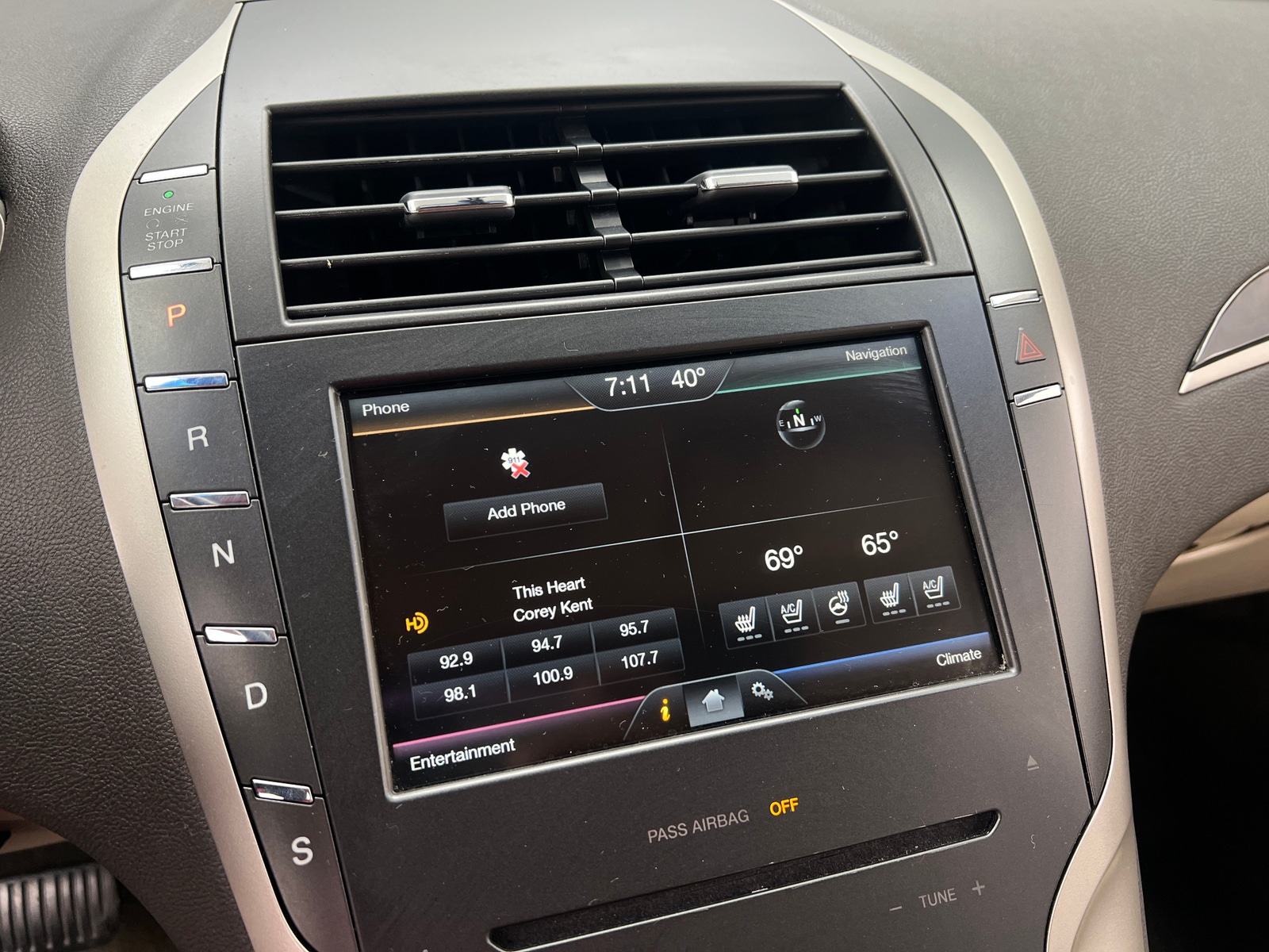 Thumbnail: 2016 Lincoln MKZ - 3