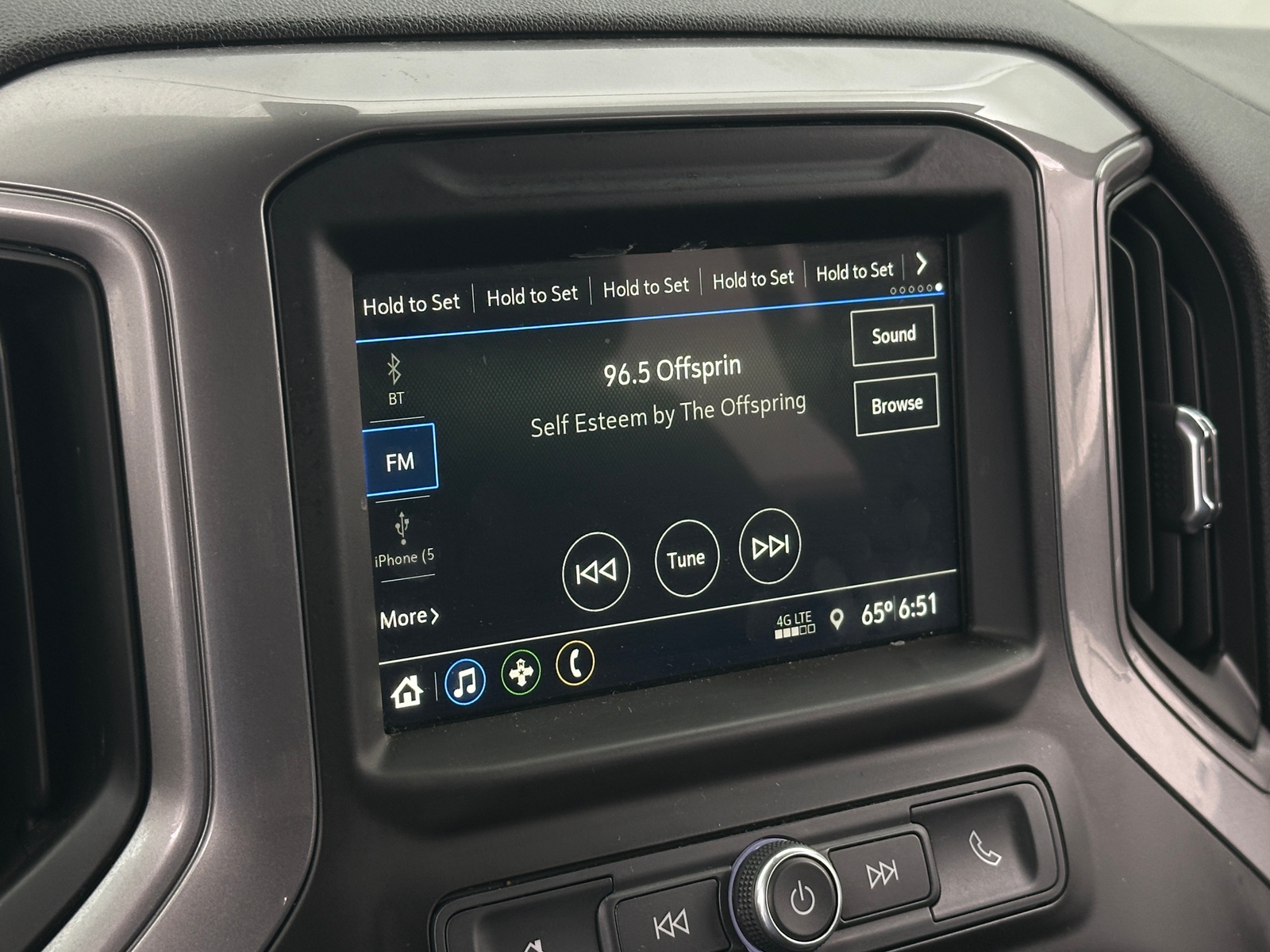 Thumbnail: 2019 Chevrolet Silverado 1500 - 4